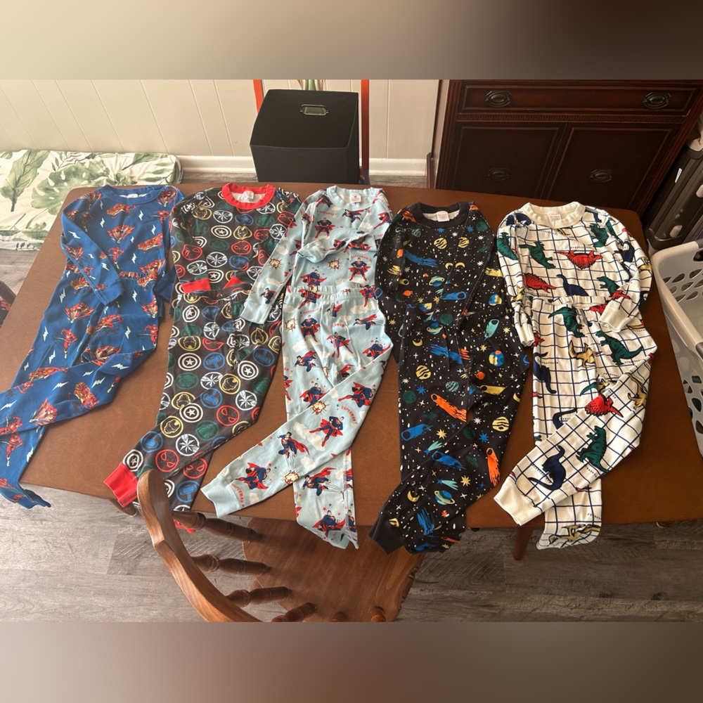 Barely Worn Long Sleeve/pant Hannah Anderson US 5 pajamas